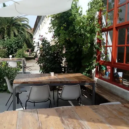 Hostel Albergue De Peregrinos El Convento *